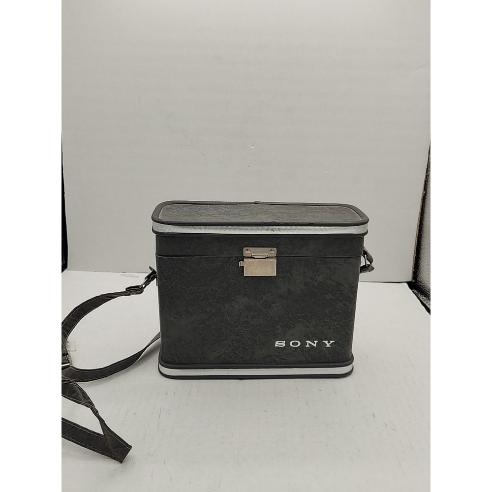 Vintage EVEREADY RECHARGEABLE ALKALINE 13.5 VOLT BATTERY SONY CASE Only